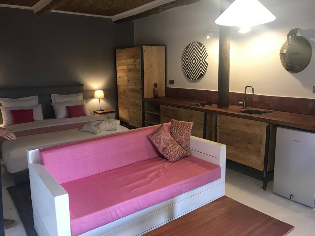 Pili Pili Boutique Hotel Кигали Стая снимка