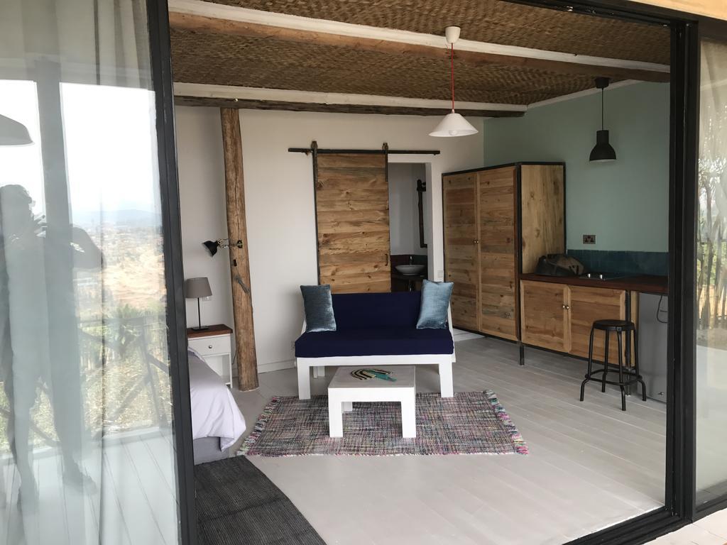 Pili Pili Boutique Hotel Кигали Екстериор снимка
