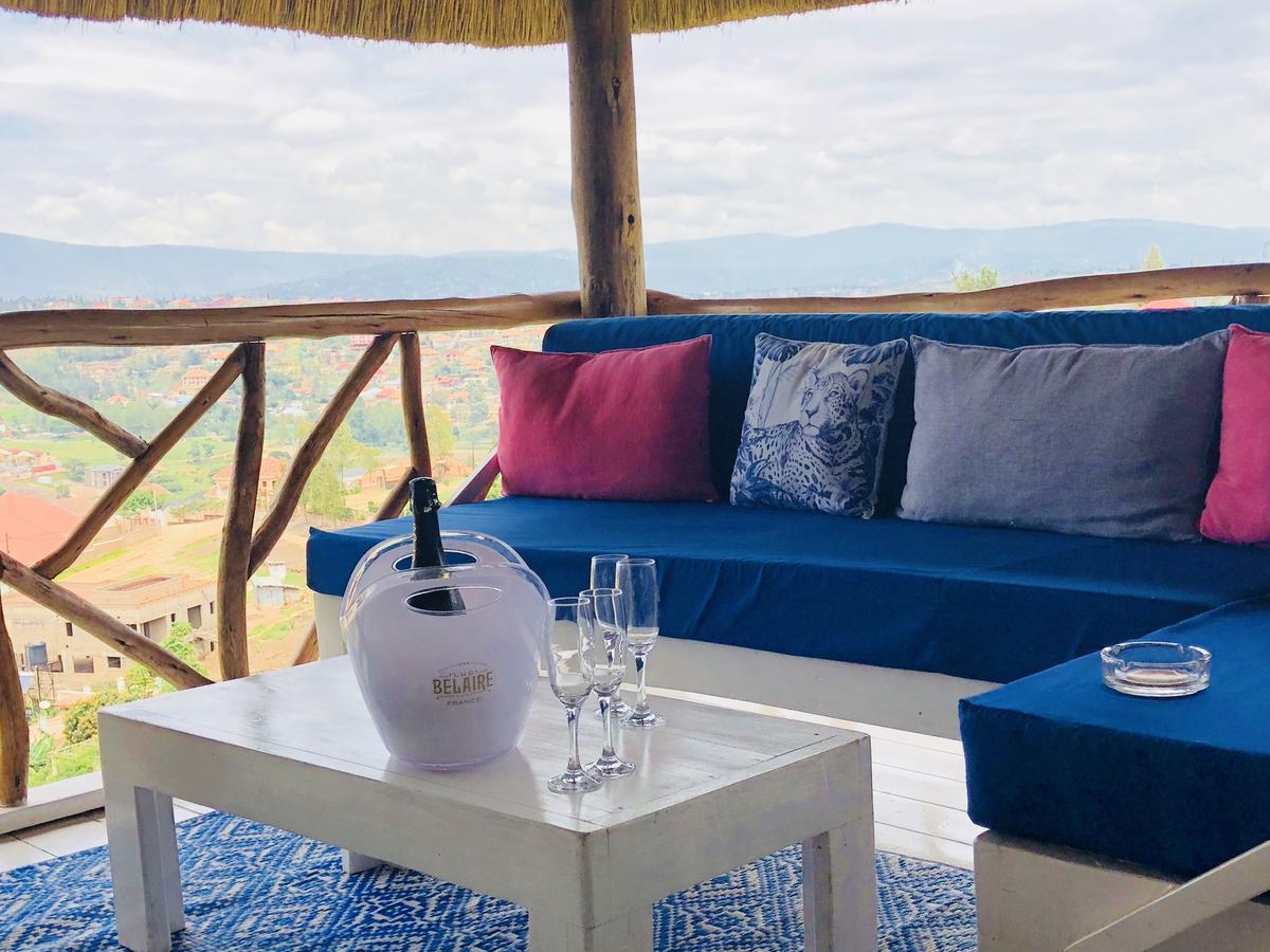 Pili Pili Boutique Hotel Кигали Екстериор снимка